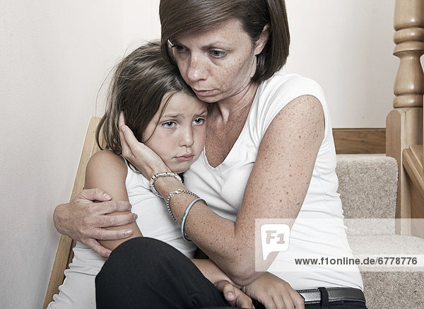Mitleid  Depression  Tochter  5-9 Jahre  5 bis 9 Jahre  Mutter - Mensch