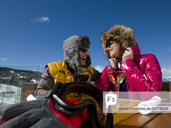 Vereinigte Staaten von Amerika  USA  Fröhlichkeit  Urlaub  Ski  Gericht  Mahlzeit  Außenaufnahme  Colorado  Telluride