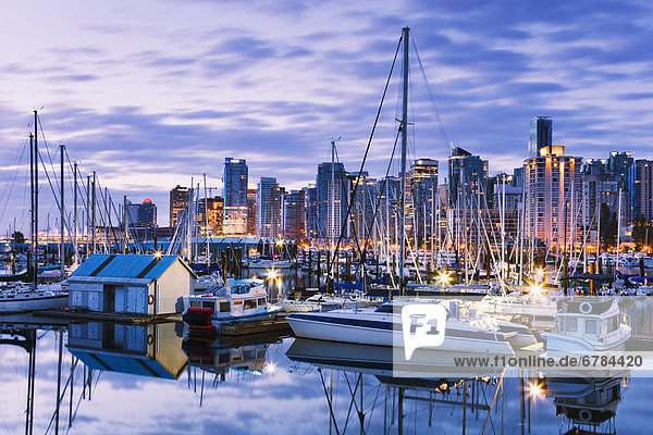 Skyline  Skylines  Hafen  Morgendämmerung  British Columbia  Kohle  Vancouver