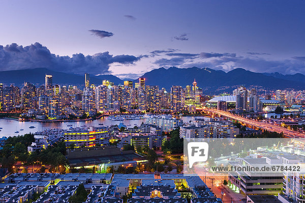 Skyline,  Skylines , Alternative , Großstadt , Künstler , British Columbia , Abenddämmerung , Vancouver