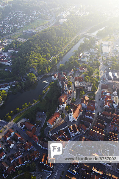 Stadtansicht von Sigmaringen mit Stadthäusern und Schloss  Luftbild