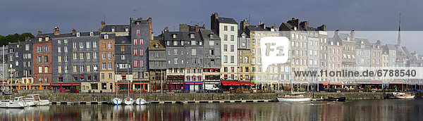 Fischereihafen Fischerhafen Frankreich Europa Gebäude alt