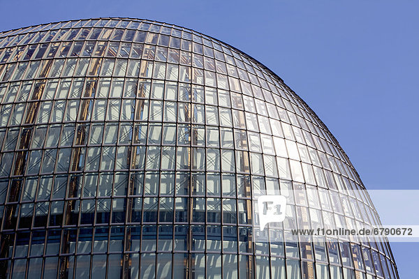 Glasdach vom Kaufhausgebäude Weltstadthaus des Architekten Renzo Piano  Schildergasse  Köln  Nordrhein-Westfalen  Deutschland  Europa  ÖffentlicherGrund