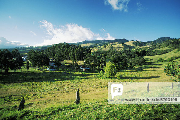 Ländliches Motiv ländliche Motive Wohnhaus Landschaft Hügel Wiese Costa Rica