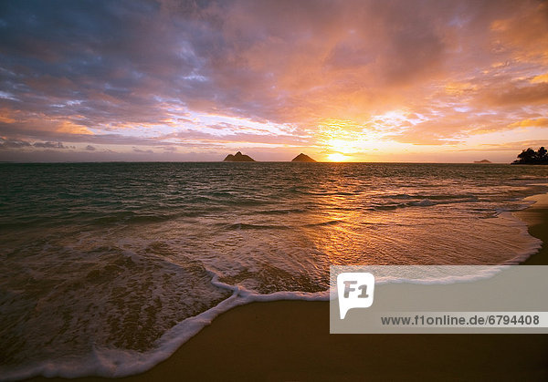 Hawaii Oahu Lanikai Strand bei Sonnenaufgang.