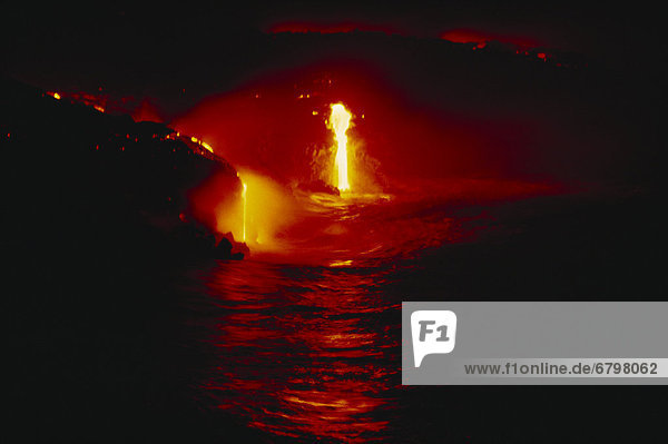 Hawaii  Big Island  Helligkeit  Nacht  Ozean  Spiegelung  Lava  fließen  rot  Hawaii