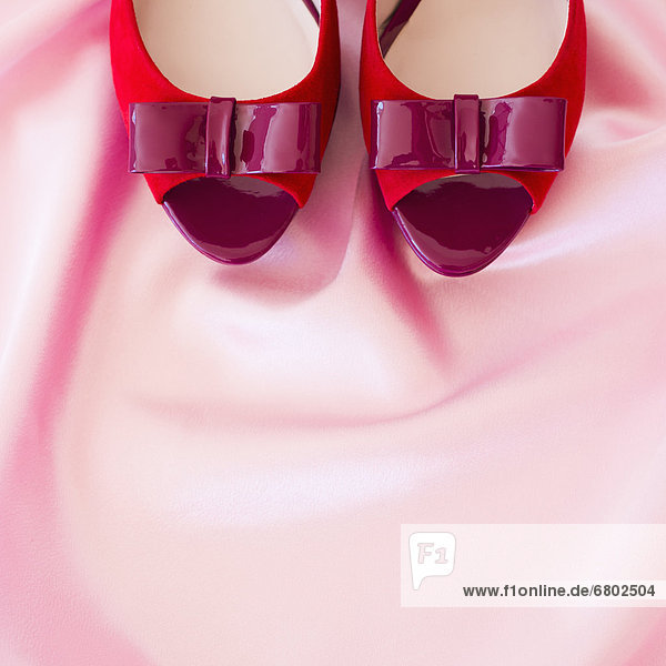 Pumps hoch oben offen Paar Paare Schuh Stoff pink rot