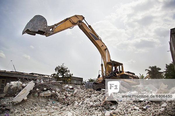 hoch  oben  Bagger  Reinigung  Vernichtung  Erdbeben  Haiti