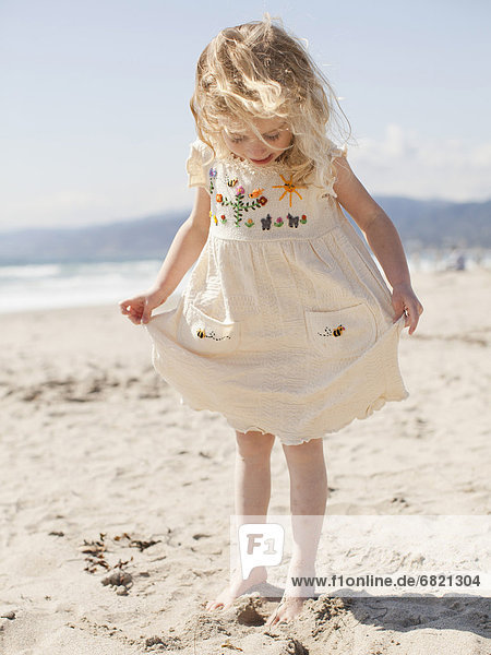 Vereinigte Staaten von Amerika USA Fröhlichkeit Strand jung 5-6 Jahre 5 bis 6 Jahre Mädchen spielen