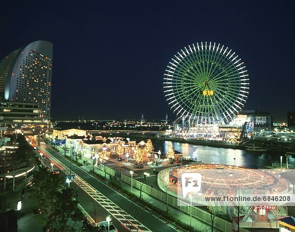 Fröhlichkeit  Nacht  Großstadt  Japan  Yokohama