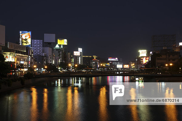 Stadtansicht  Stadtansichten  Nacht  Großstadt  Fukuoka  Japan  Kyushu