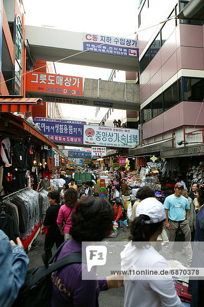 Crowded Seoul