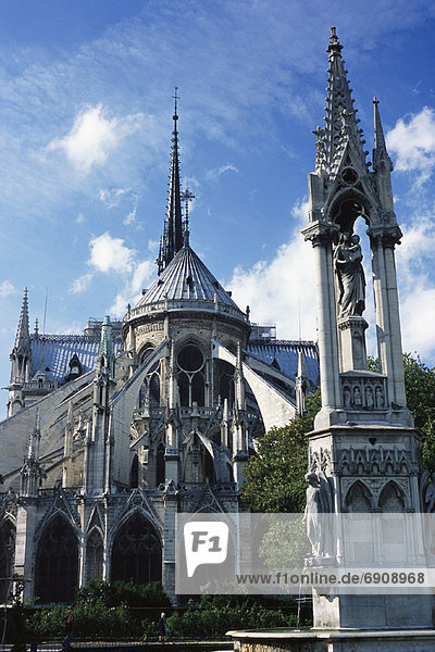 Türme und Rosettenfenster der Kathedrale von Notre Dame  Paris  Frankreich