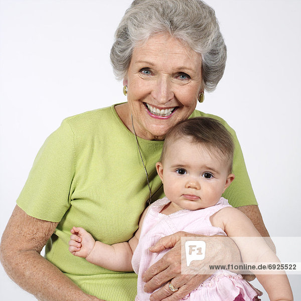 Großmutter mit Enkelin