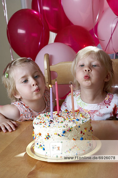 Girls auf Geburtstagsparty