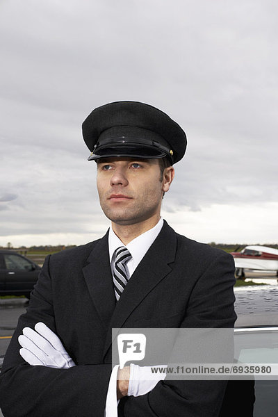 Portrait  Flughafen  Chauffeur  Fahrer