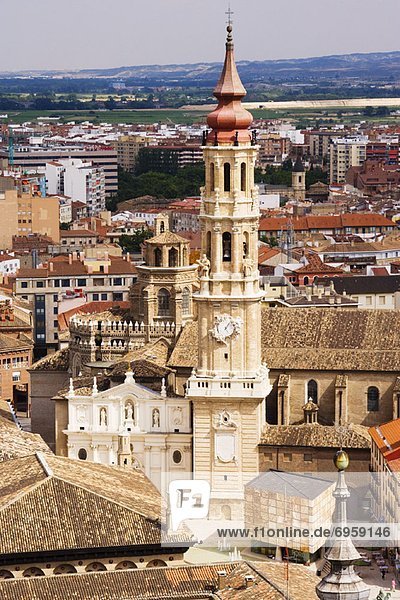 Stadtplatz  Säule  Draufsicht  Aragonien  Basilika  Spanien  Zaragoza