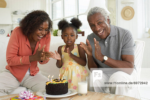 Mehrgenerationen Familie Geburtstagsparty