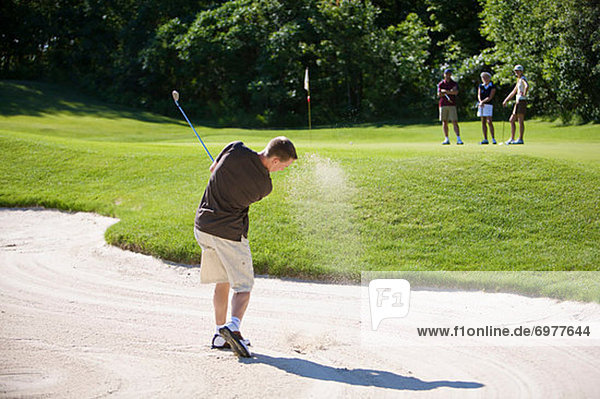 Mann Sand Falle Fallen Golfsport Golf Rückansicht Kurs