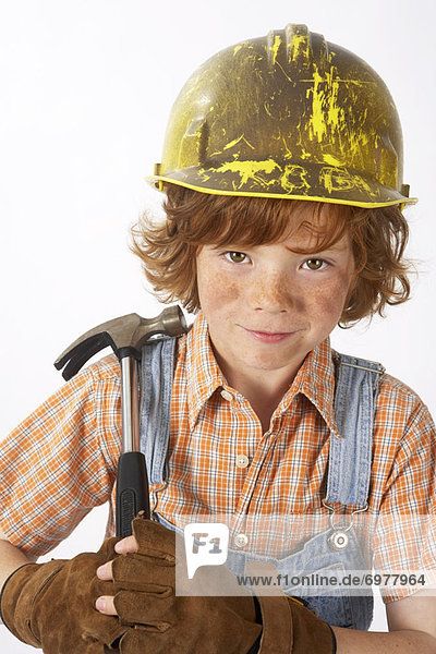hoch  oben  bauen  Junge - Person  arbeiten  klein  halten  Kleidung  Hammer