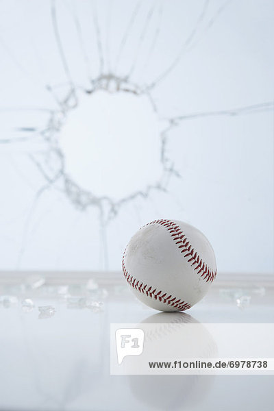 Fenster  Baseball  zerbrochen