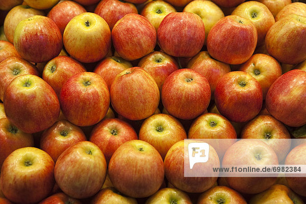 Apples in Open Air Market  Barcelona  Spain