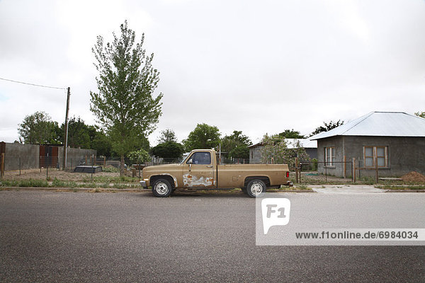 Vereinigte Staaten von Amerika USA Wohnhaus Straße parken Lastkraftwagen Texas