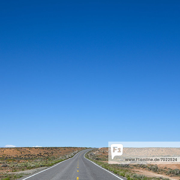 leer  passen  Landschaft  Fernverkehrsstraße  Wüste  Öde