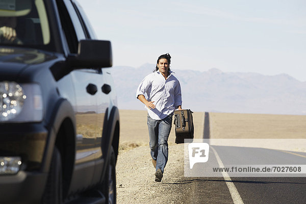 Auto rennen Tramper