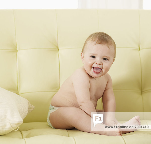 sitzend  Portrait  Couch  Junge - Person  Baby