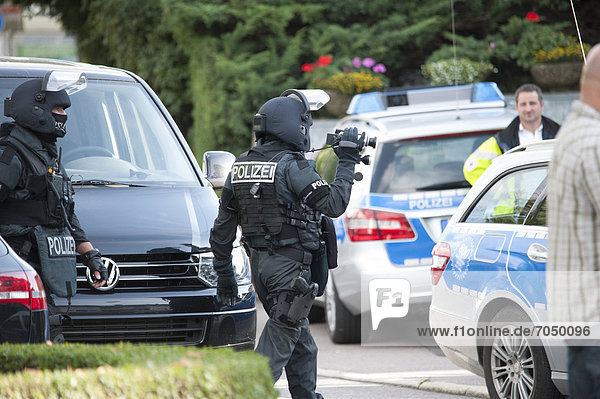 German SWAT team arresting a man who threatened his wife with a gun  Leinfelden-Echterdingen  Baden-Wuerttemberg  Germany  Europe