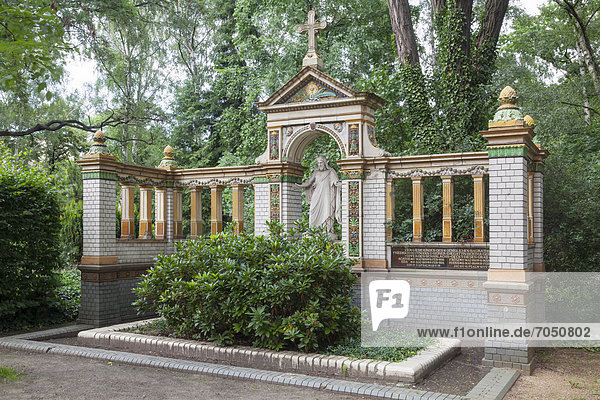 Grab von Friedrich Hoffmann  Dorotheenstädtischer Friedhof  Berlin  Deutschland  Europa