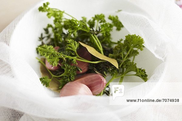 Fresh Herb and Garlic Sachet