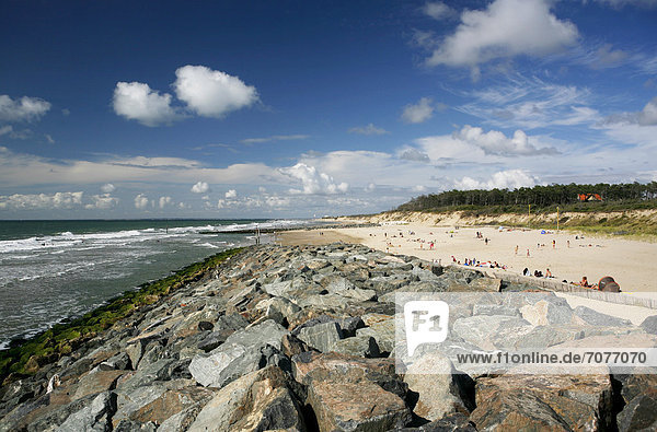 Strand  Atlantikküste bei Soulac-sur-Mer  Region Aquitanien  DÈpartement Gironde  Frankreich  Europa