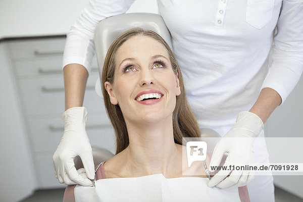 Deutschland  Patient und Zahnarzt in der Zahnarztpraxis