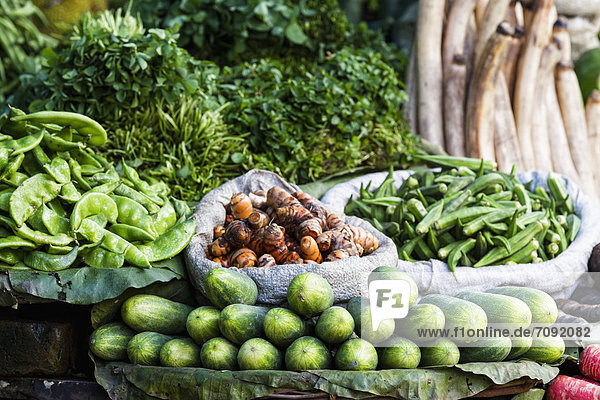 Indien  Uttarakhand  Haridwar  Verschiedenes Gemüse auf dem Markt