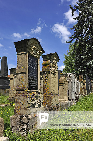 Grabsteine  jüdischer Friedhof von 1897  Krankenhausweg  Schnaittach  Mittelfranken  Bayern  Deutschland  Europa