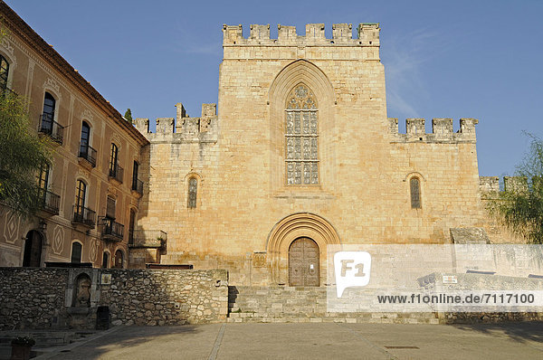 Monestir de Santa Maria de Santes Creus  Cistercian abbey  monastery  church  Santes Creus  Tarragona  Catalonia  Spain  Europe  PublicGround