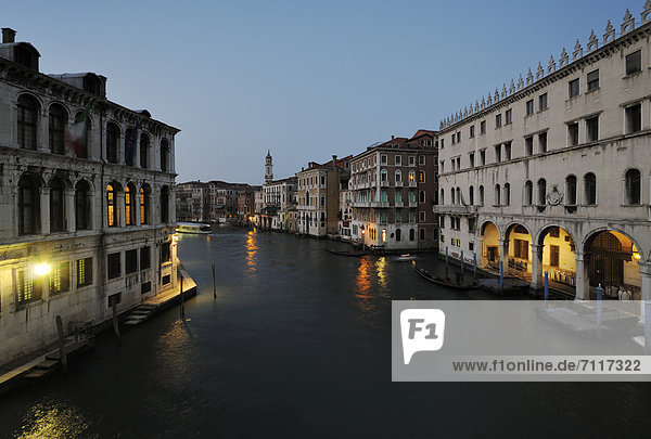 Europa Ehrfurcht Brücke Ansicht Rialtobrücke Venedig Venetien Italien
