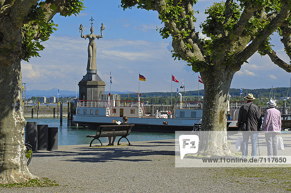 Statue der Imperia im Hafen von Konstanz  Bodensee  Konstanz  Baden-Württemberg  Deutschland  Europa