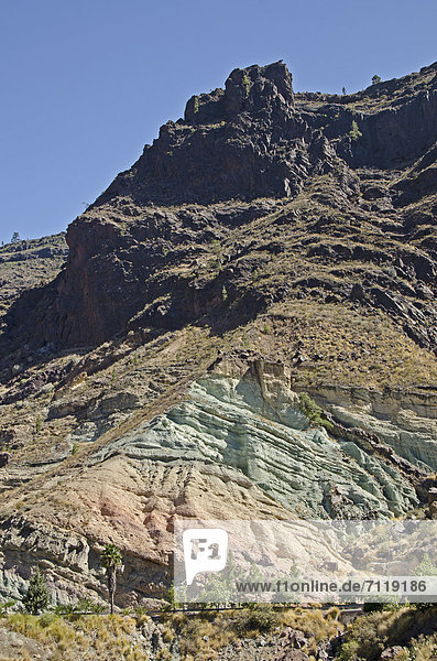 Berg Inagua und Felsformation Los Azulejos Gran Canaria Kanaren Spanien Europa