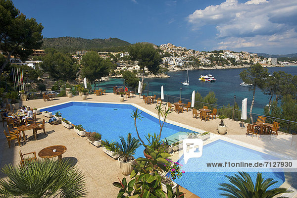 Außenaufnahme  Europa  Tag  europäisch  niemand  Hotel  Insel  Mallorca  Tourismus  Schwimmbad  Balearen  Balearische Inseln  freie Natur  Spanien  spanisch