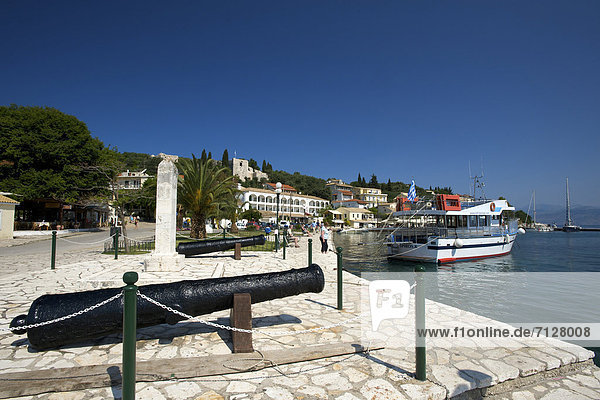 Fischereihafen Fischerhafen Außenaufnahme Hafen Europa Boot Insel Korfu Griechenland Mittelmeer freie Natur