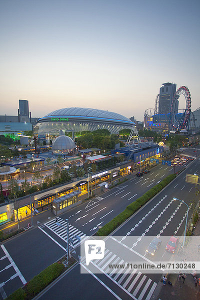 Kuppel  Fröhlichkeit  Urlaub  Abend  Entertainment  Reise  Großstadt  Tokyo  Hauptstadt  Beleuchtung  Licht  Asien  Kuppelgewölbe  Japan
