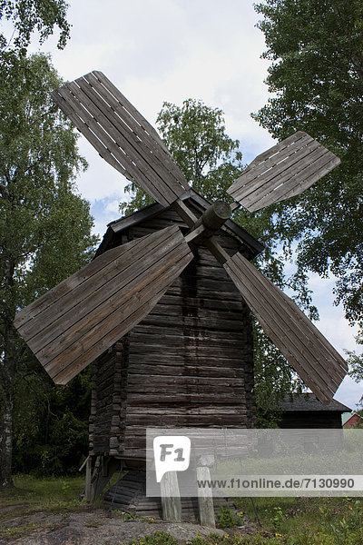 Urlaub Tradition Landwirtschaft Reise Geschichte Holz Windenergie Windmühle Finnland Nordeuropa alt Skandinavien