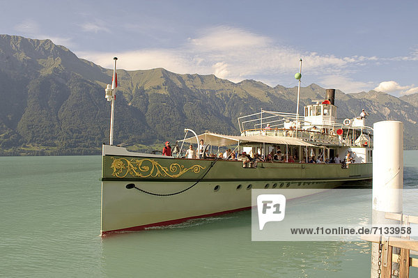 Raddampfer Europa Boot Schiff Berner Oberland Kanton Bern Iseltwald Schweiz