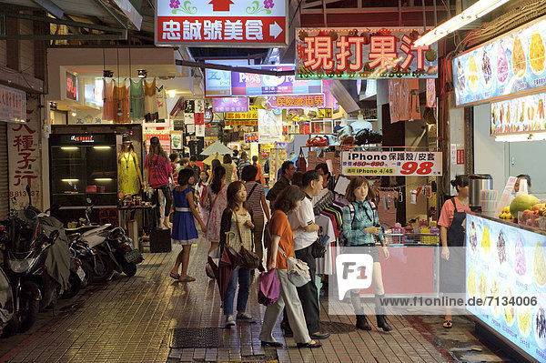 Asia  capital  Taipeh  Shilin  night market  Taipei  Taiwan  at night  shopping  people