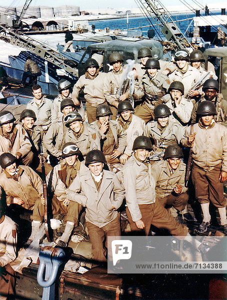 Operation  Overlord  Normandy  1st Infantry Division  United States Army  France  soldiers  men  battle dress  wind-breaker  World War II  France  1944