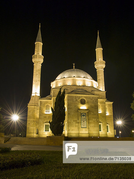 Beleuchtung  Licht  Gebäude  Ostasien  Religion  Feuer  Landschaft  Gras  Islam  Minarett  Moschee