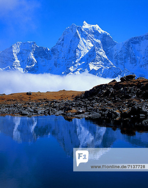 Bergsee mit Kantega Himalaya Nepal